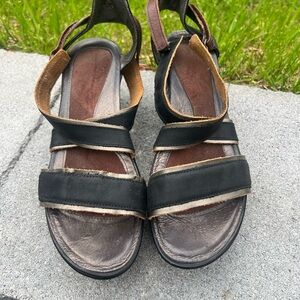 Naot Black and Brown Women's Sandals